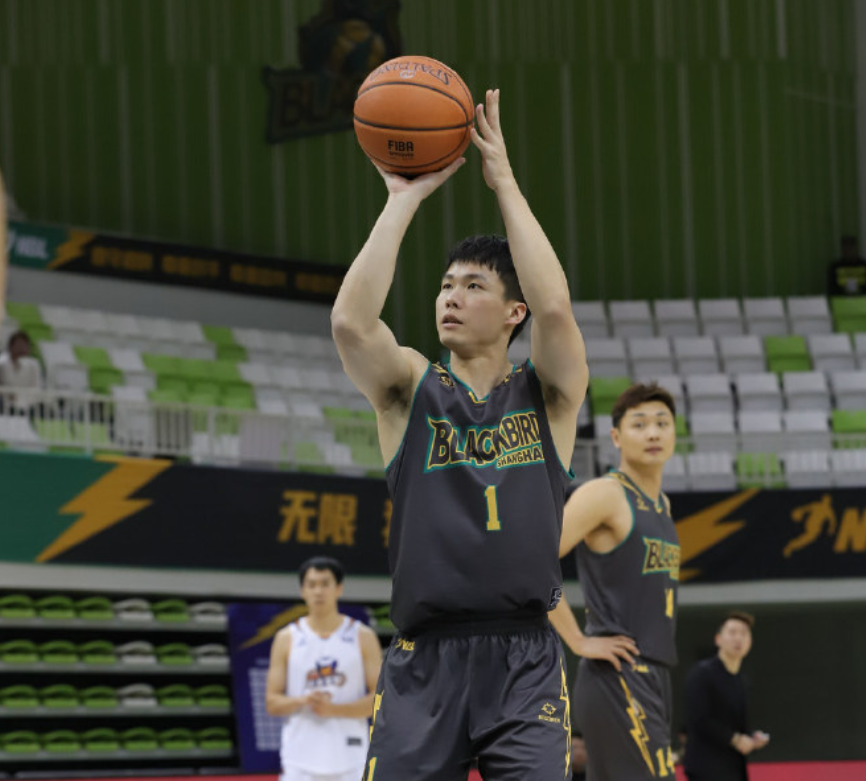 8868-首秀仅得1分！网红球员终于登场，没打就进全明星